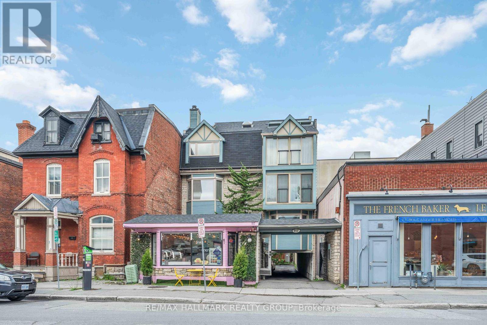 Ottawa, ON K1N5M5,117 Murray ST #201