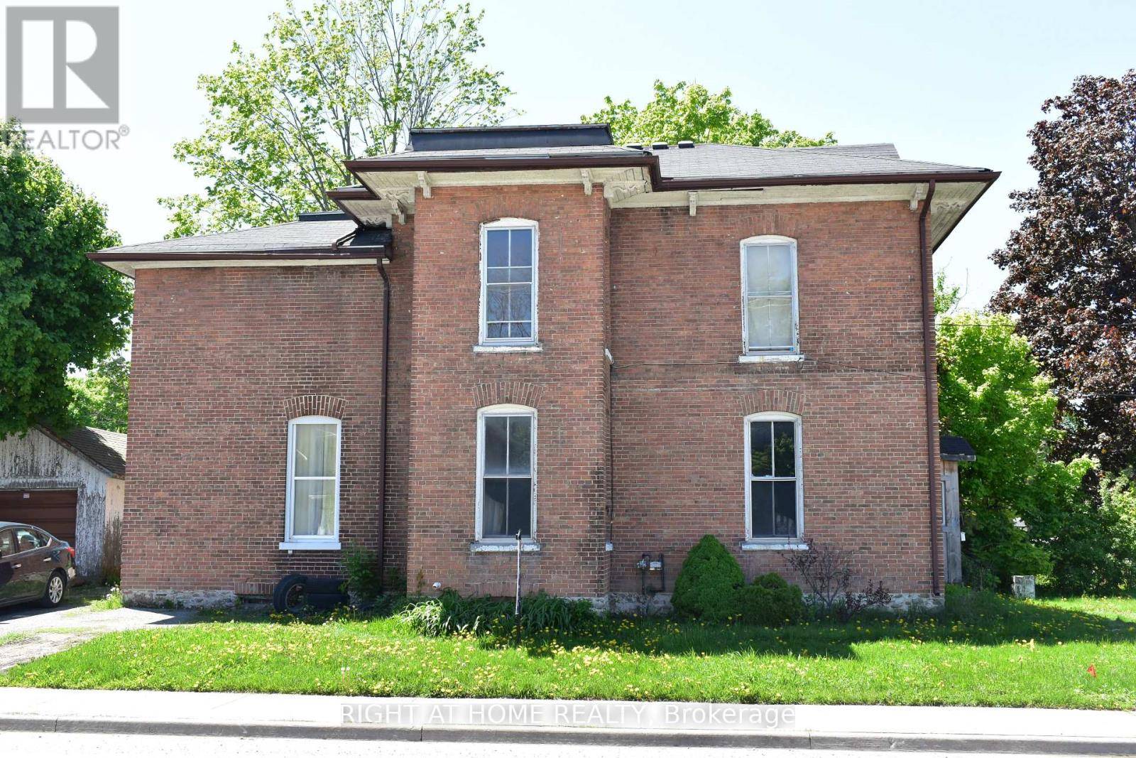 Kawartha Lakes (lindsay), ON K9V2T9,23 GLENELG STREET W