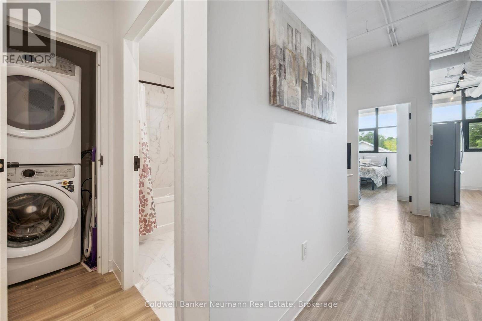 Guelph (st. Patrick's Ward), ON N1E0T8,120 Huron ST #218