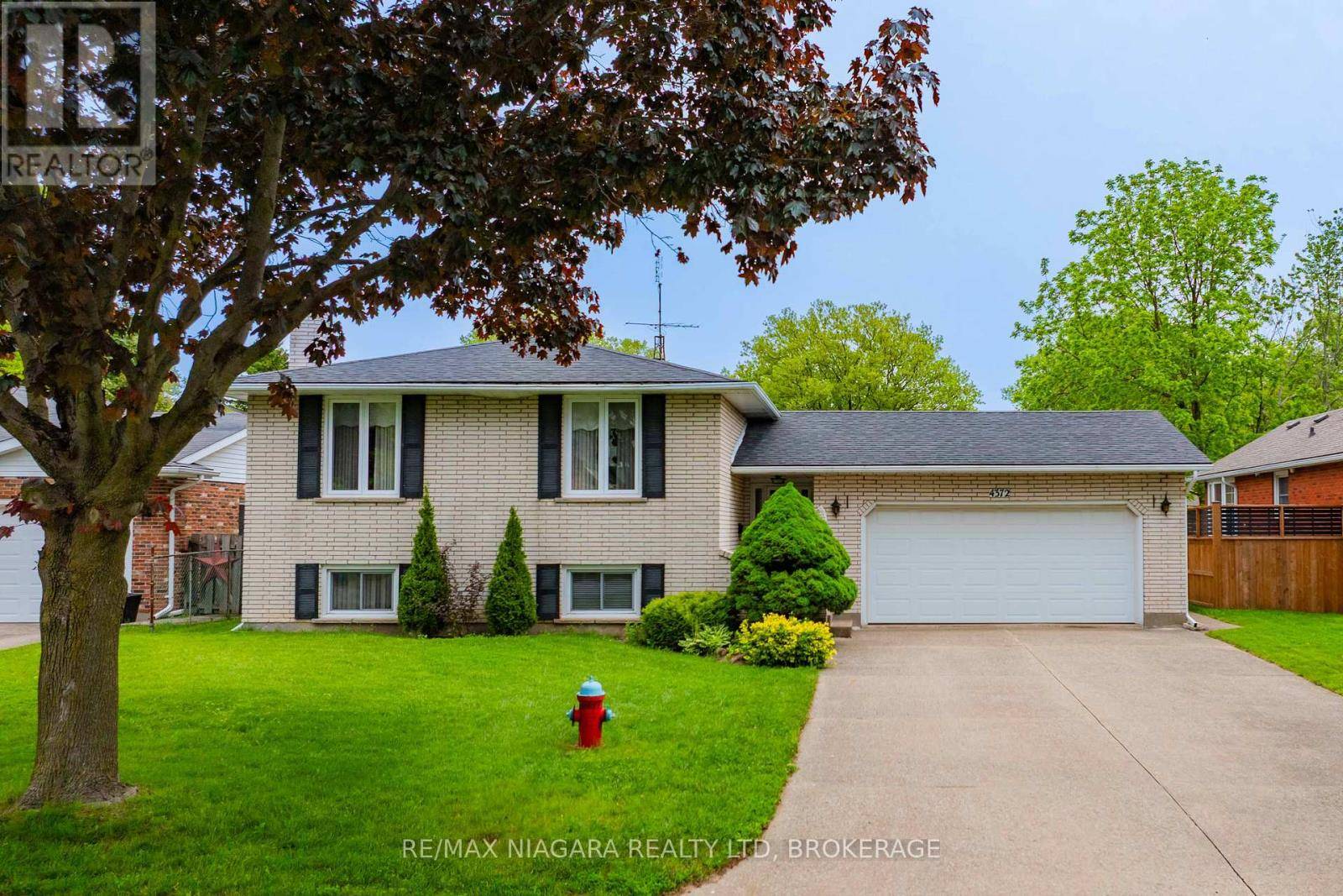 Niagara Falls (morrison), ON L2E7C3,4372 LATINA CRESCENT