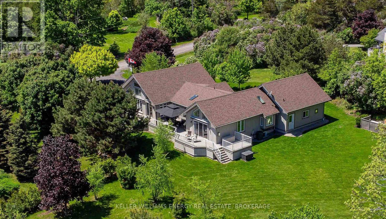 Prince Edward County (north Marysburg Ward), ON K0K2T0,43 SMITHS BAY AVENUE
