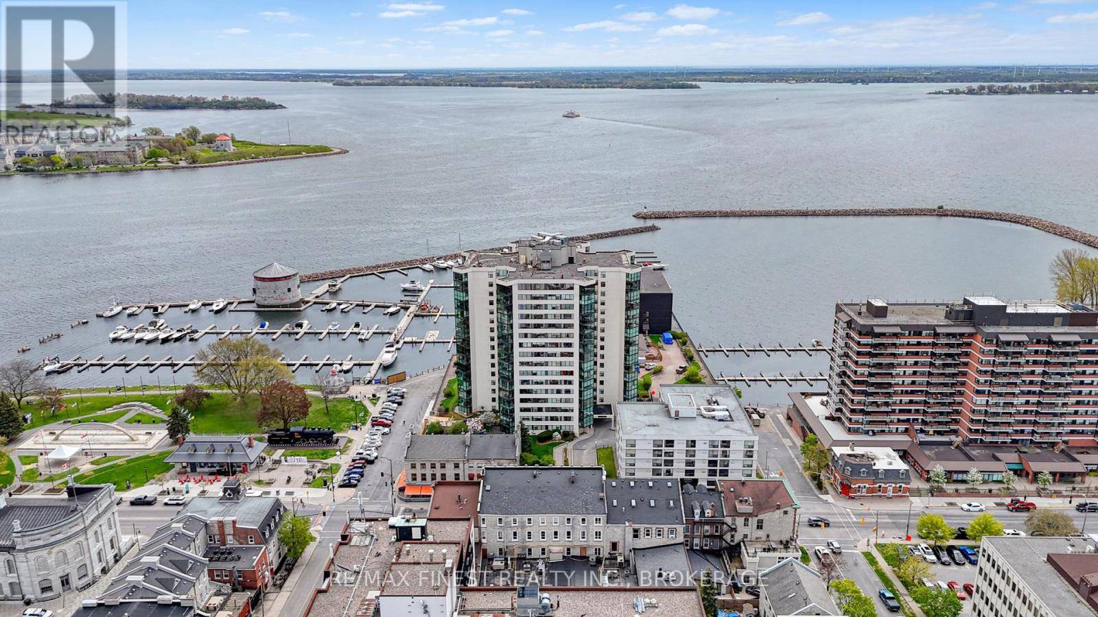 Kingston (central City East), ON K7L2Y7,185 Ontario ST #308