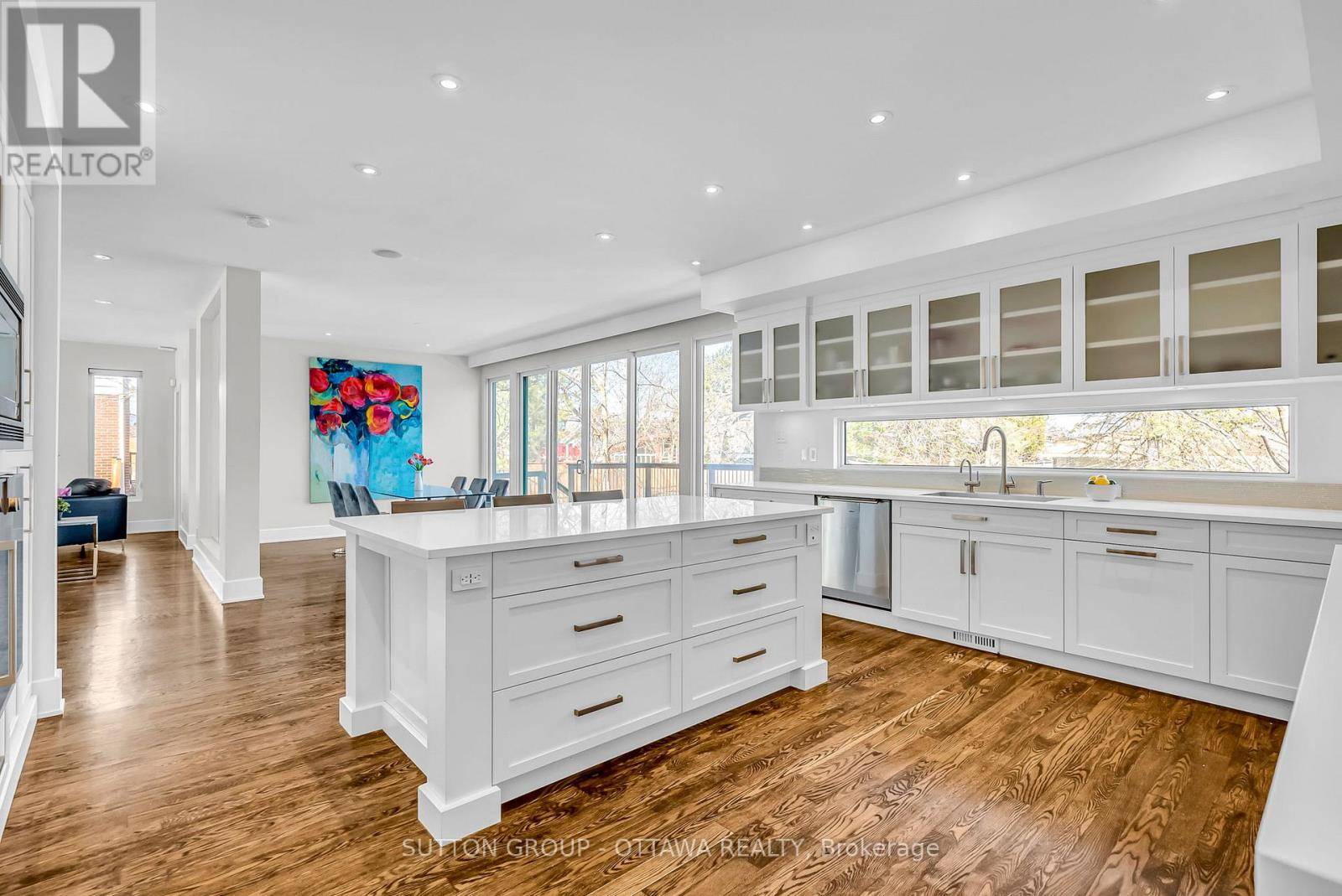 Ottawa, ON K1H5Z7,333 SUMMIT AVENUE W
