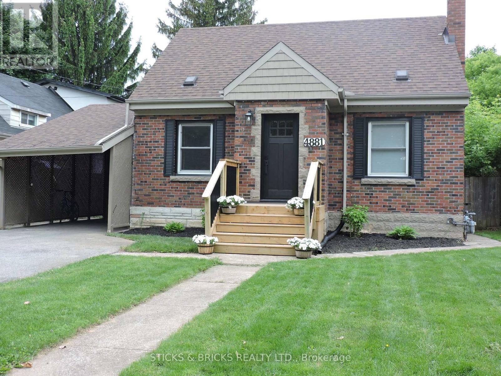 Niagara Falls (cherrywood), ON L2E5B1,4881 LAW AVENUE