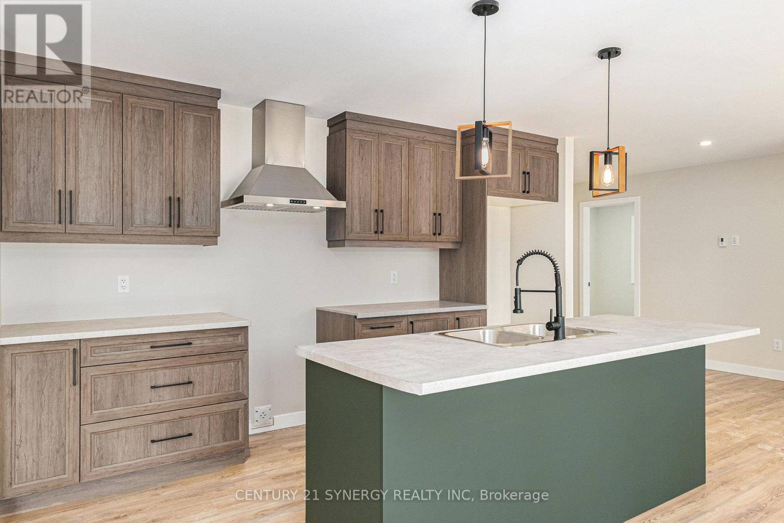 North Stormont, ON K0C1V0,16998 CHEVRIER STREET