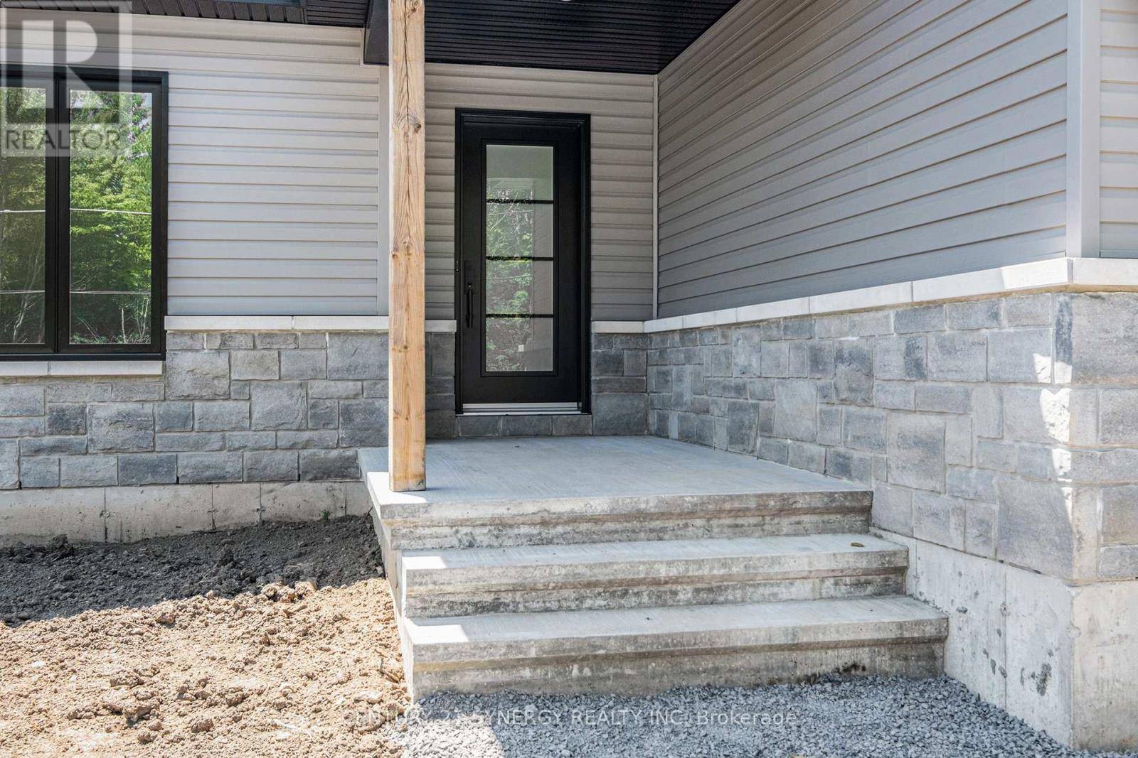 North Stormont, ON K0C1V0,16998 CHEVRIER STREET