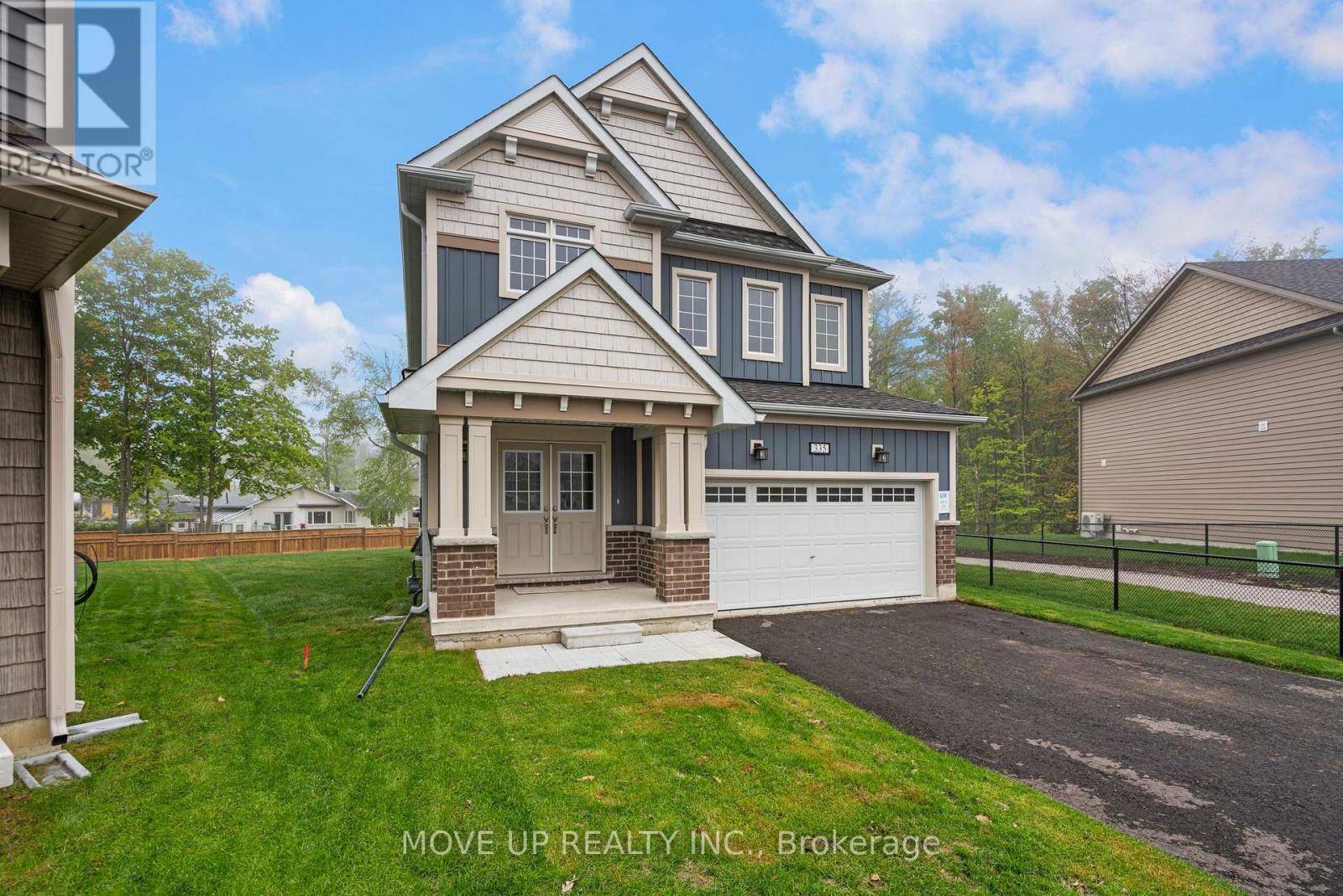 Gravenhurst (muskoka (s)), ON P1P0H8,335 BEECHWOOD FOREST LANE