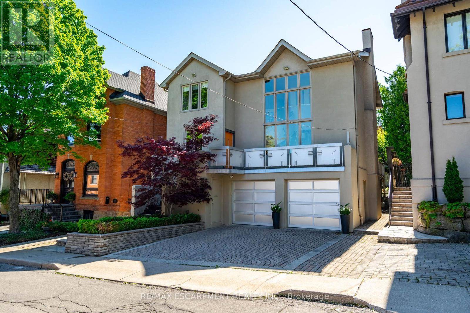 Hamilton (durand), ON L8P3M2,327 CAROLINE STREET S