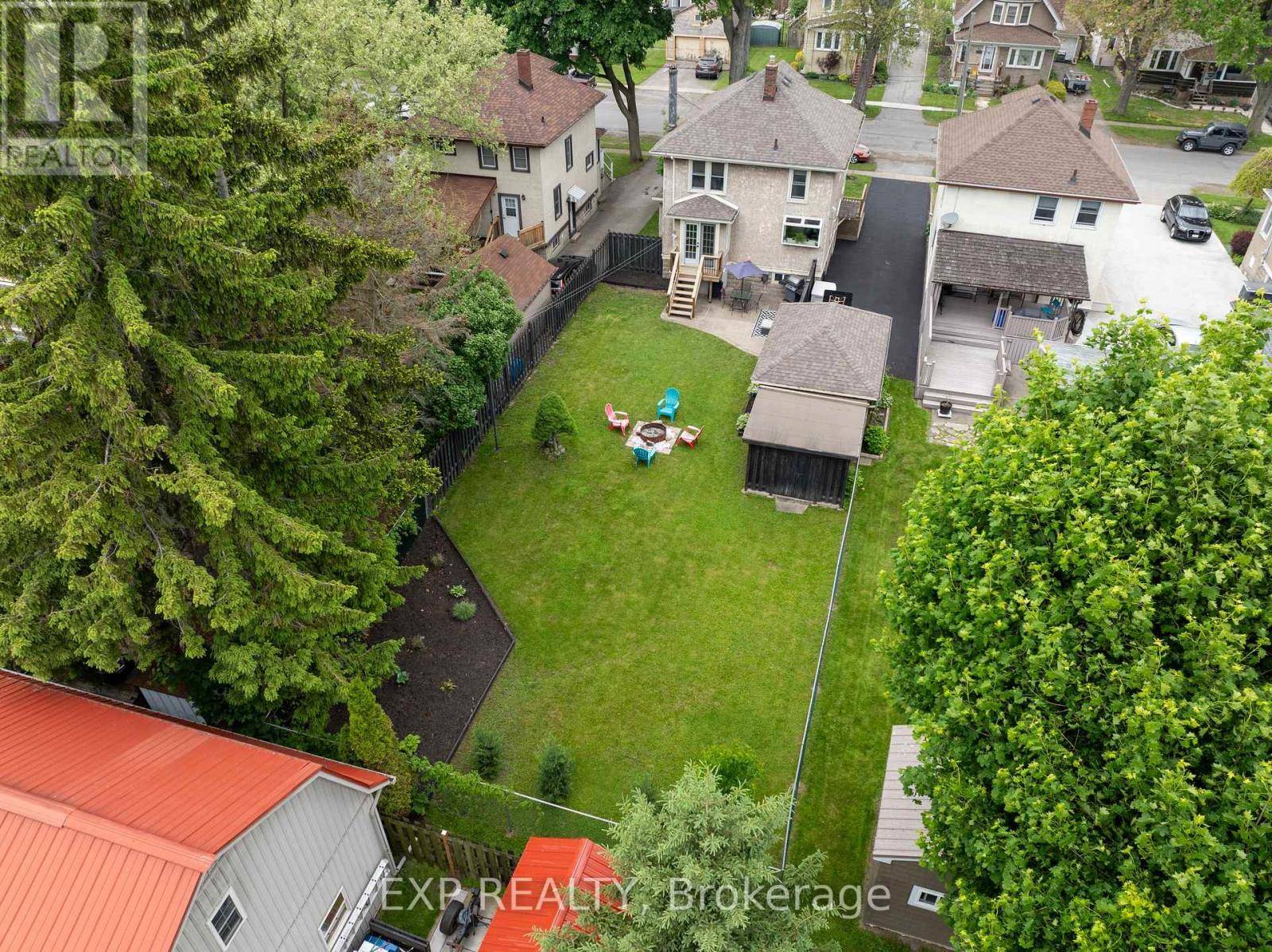 Port Colborne (sugarloaf), ON L3K3A2,302 STANLEY STREET