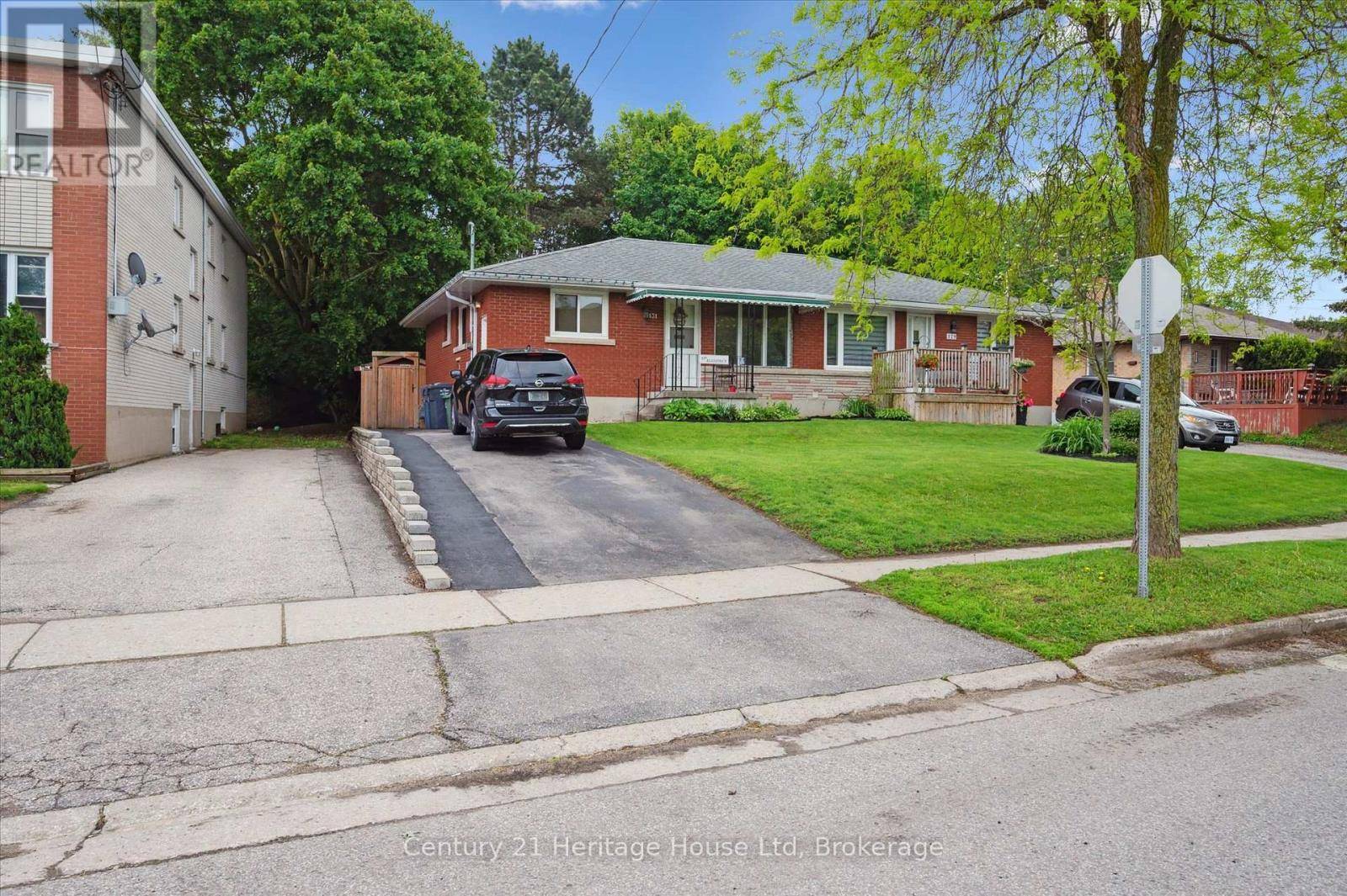 Guelph (riverside Park), ON N1E1H1,131 WAVERLEY DRIVE