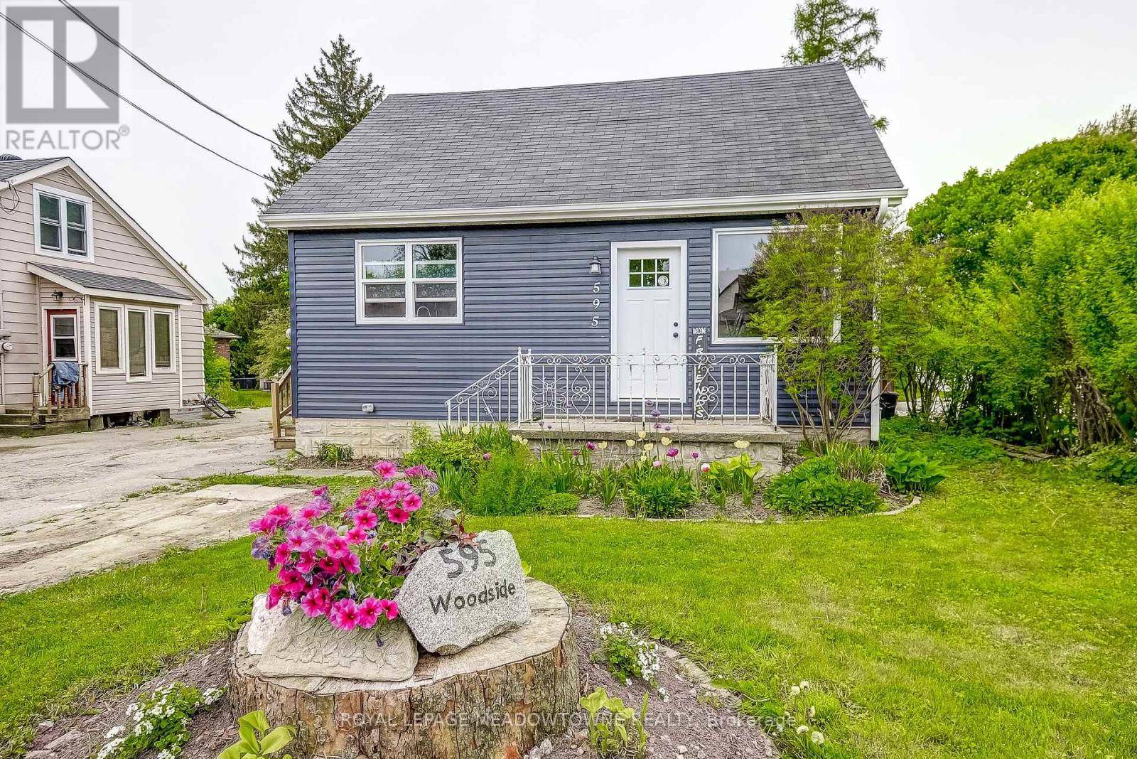 Centre Wellington (fergus), ON N1M2M4,595 WOODSIDE STREET