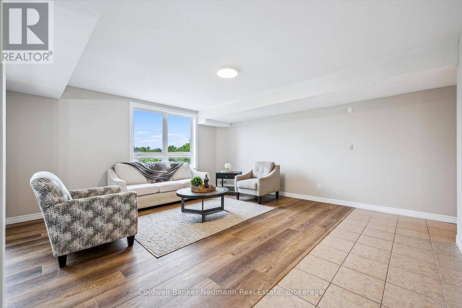 Guelph (willow West/sugarbush/west Acres), ON N1K0C6,904 Paisley RD #202