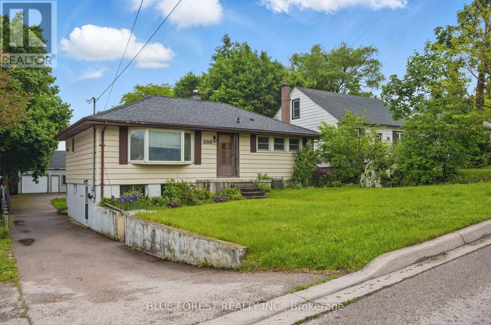London South (south H), ON N6C4T8,338 FAIRVIEW AVENUE