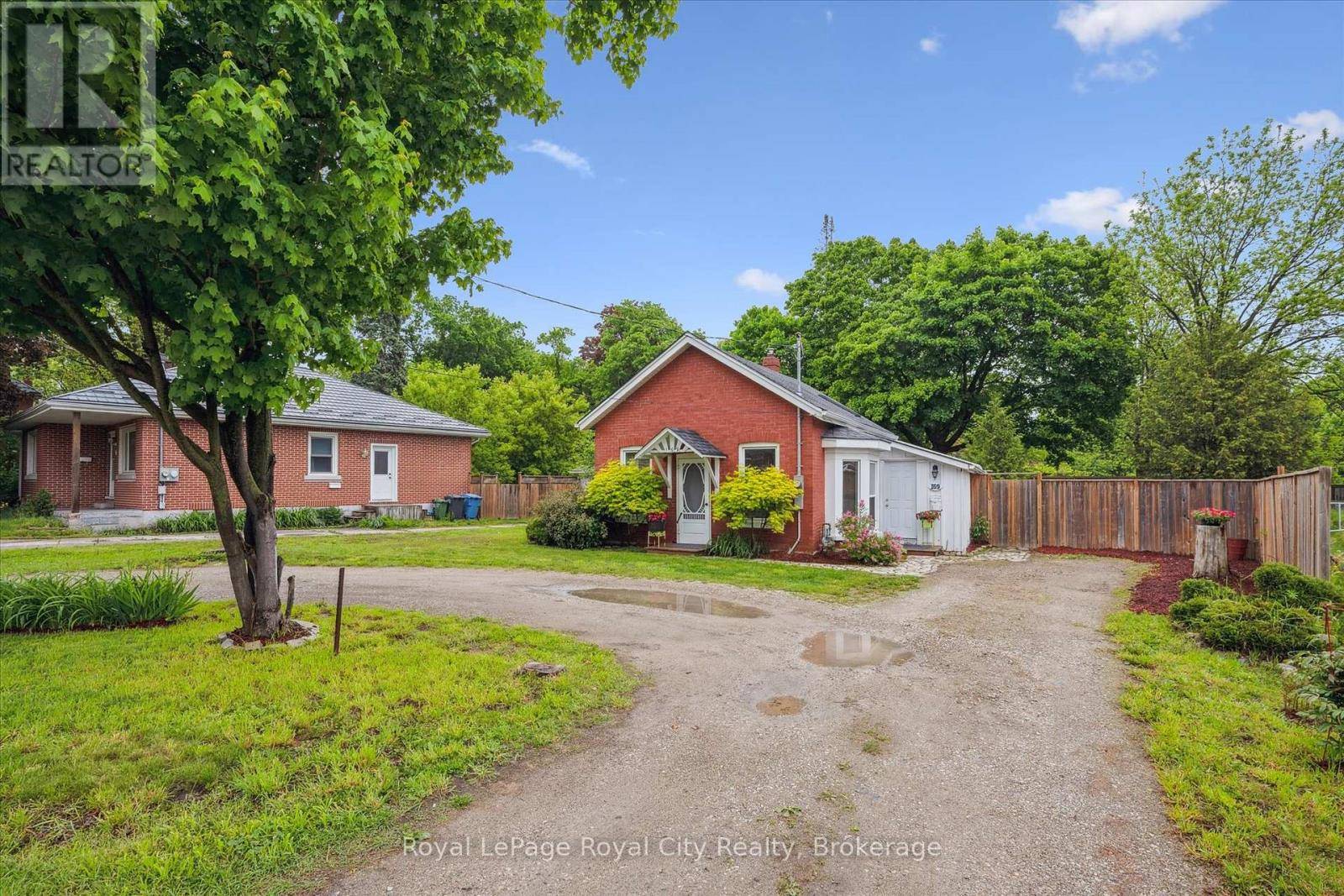 Guelph (downtown), ON N1H5R6,169 EDINBURGH ROAD N