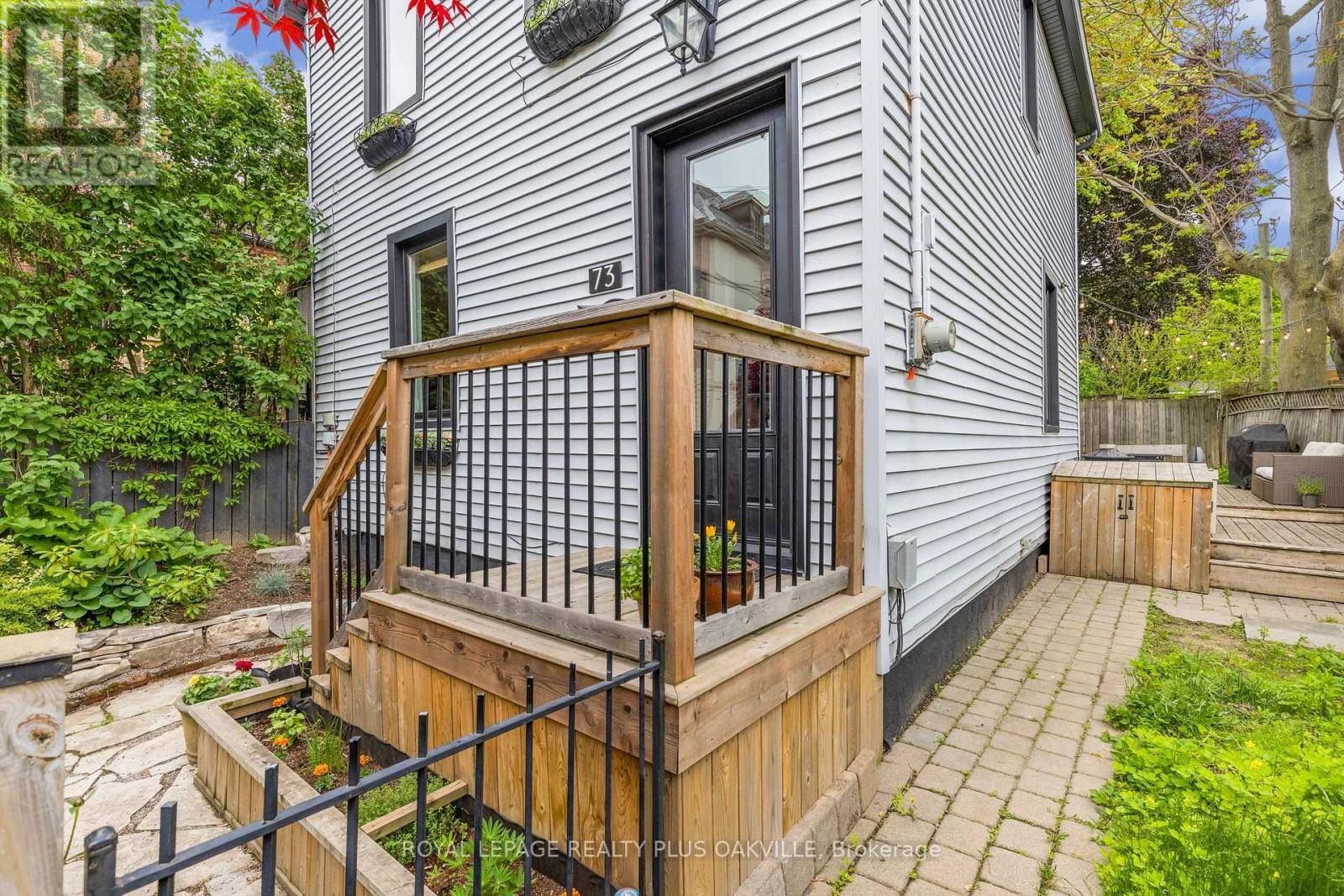 Hamilton (strathcona), ON L8R2Z1,73 PEARL STREET N