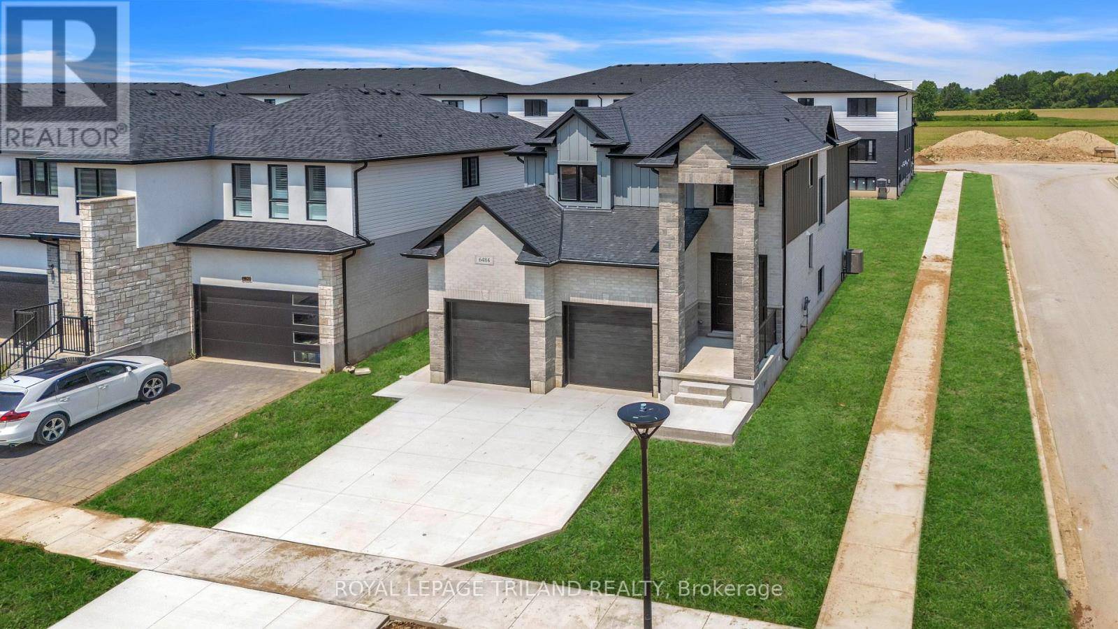 London South (south V), ON N6P0J7,6484 HEATHWOODS AVENUE