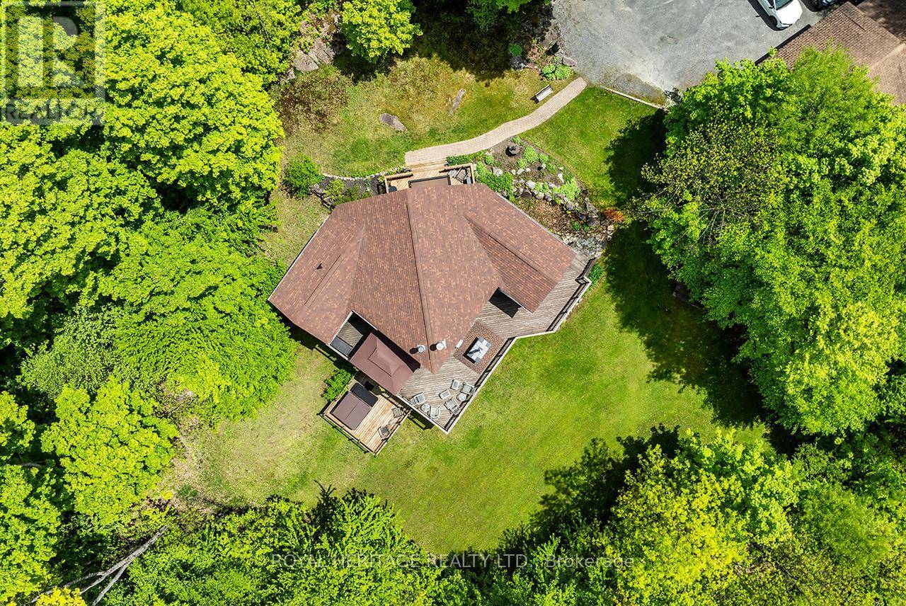 Huntsville (stisted), ON P1H2J2,3 VERNON VIEW
