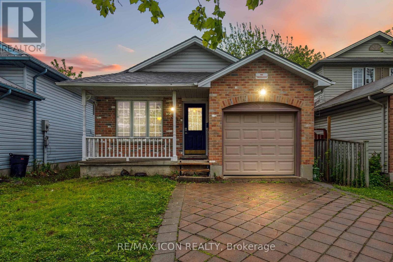 London East (east D), ON N5V4Y9,238 FLEMING DRIVE