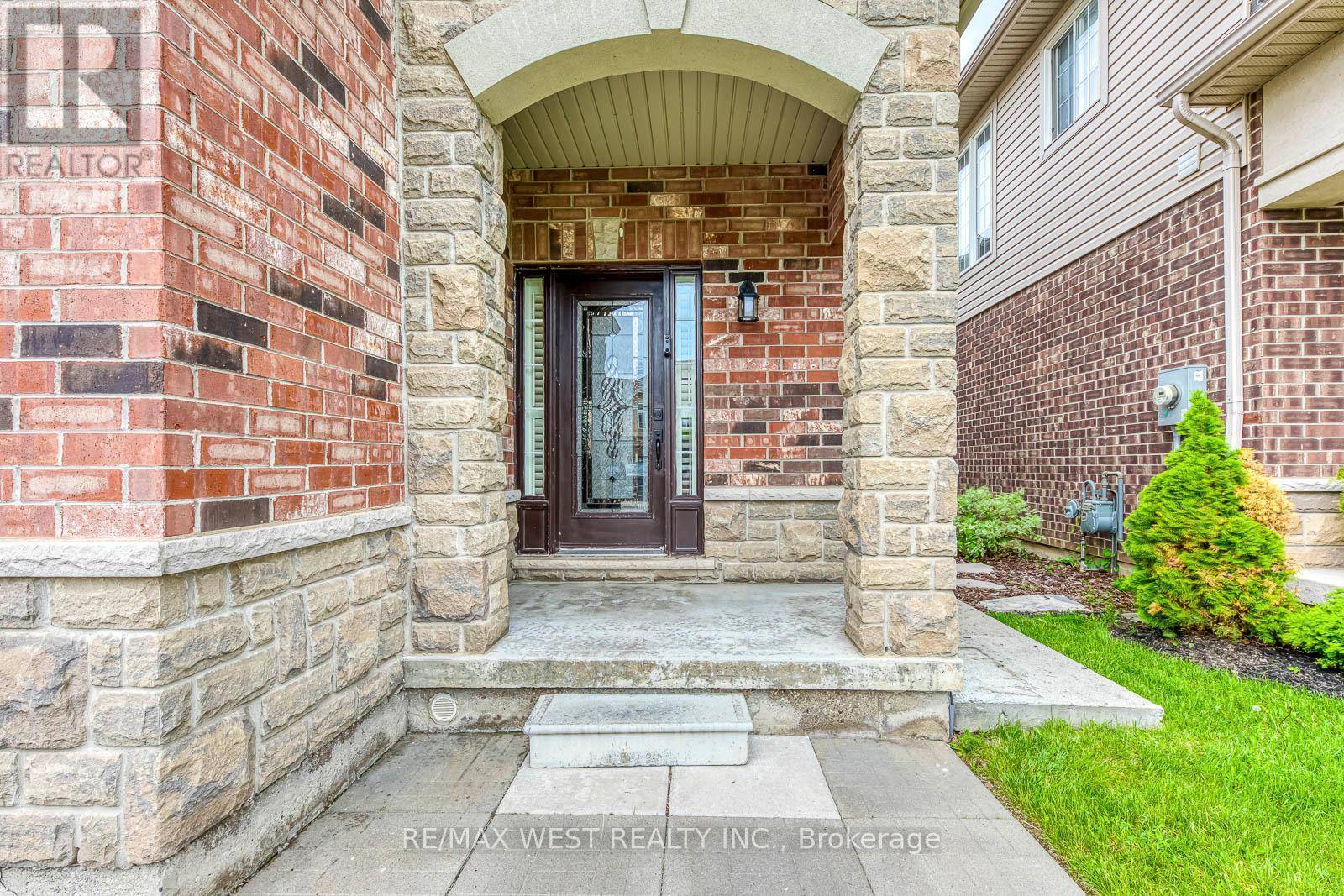Hamilton (stoney Creek), ON L8E0H1,59 GALILEO DRIVE