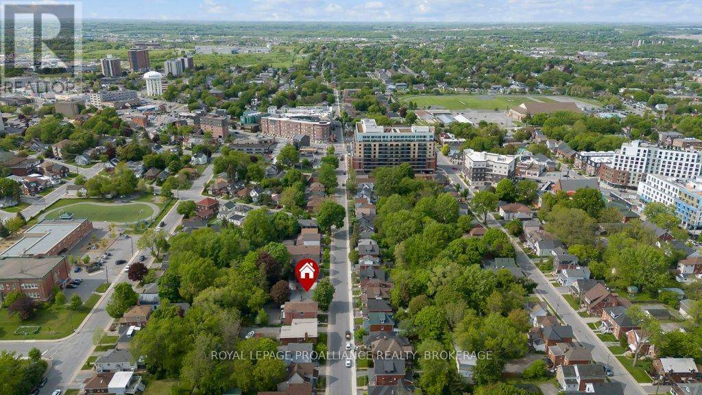 Kingston (central City East), ON K7L3Z7,468-470 VICTORIA STREET