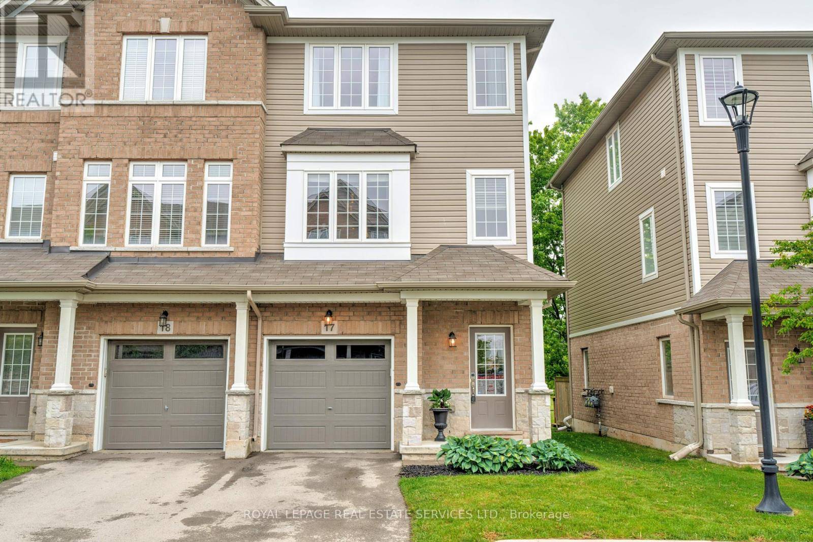 Hamilton (waterdown), ON L9H7N3,122 Dundas ST East #17