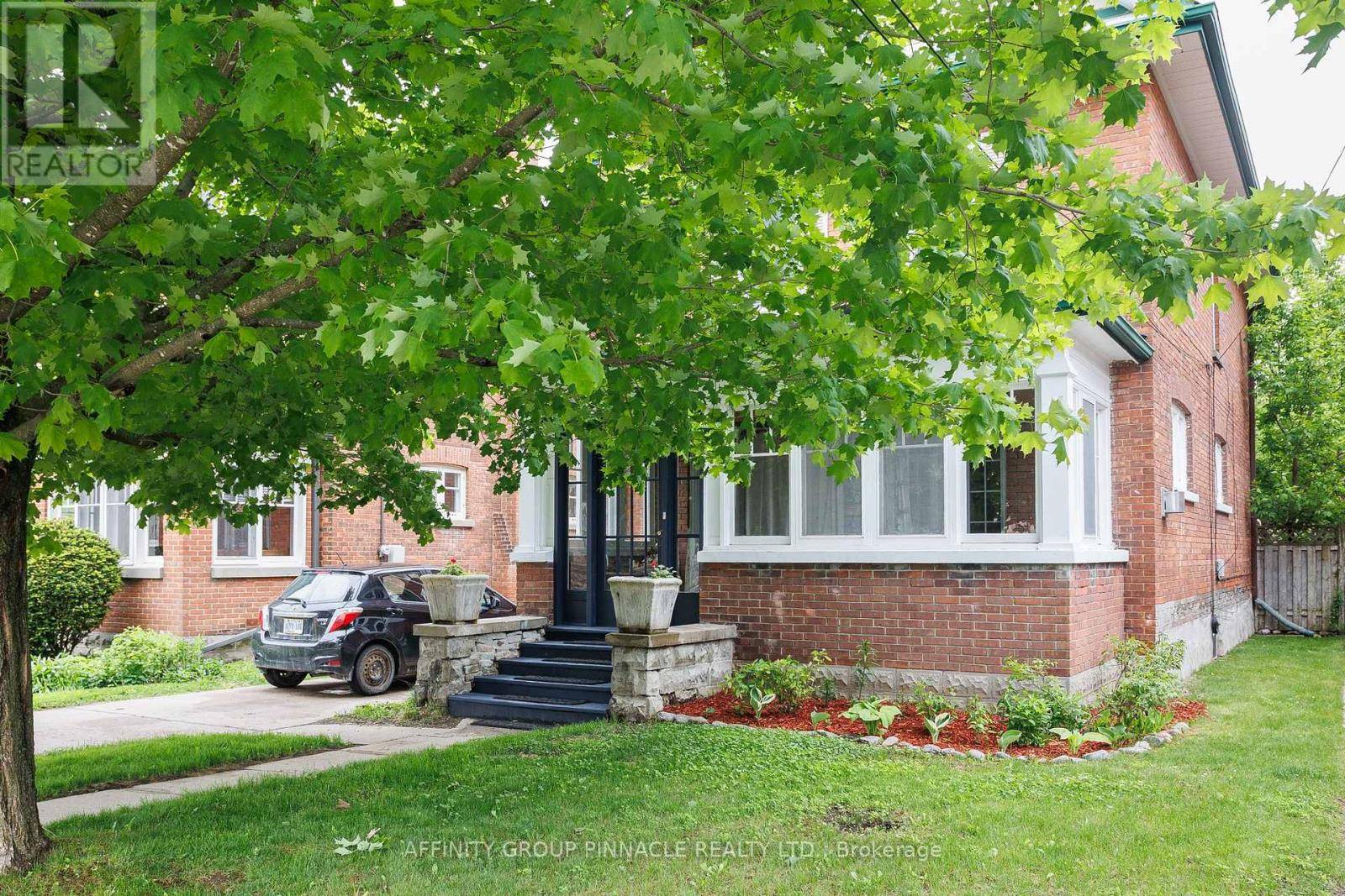 Kawartha Lakes (lindsay), ON K9V5R8,25 FRANCIS STREET