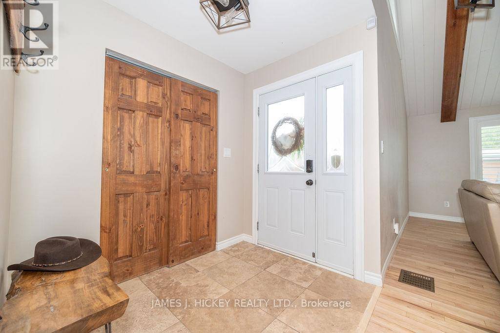 Deep River, ON K0J1P0,36 THOMAS STREET