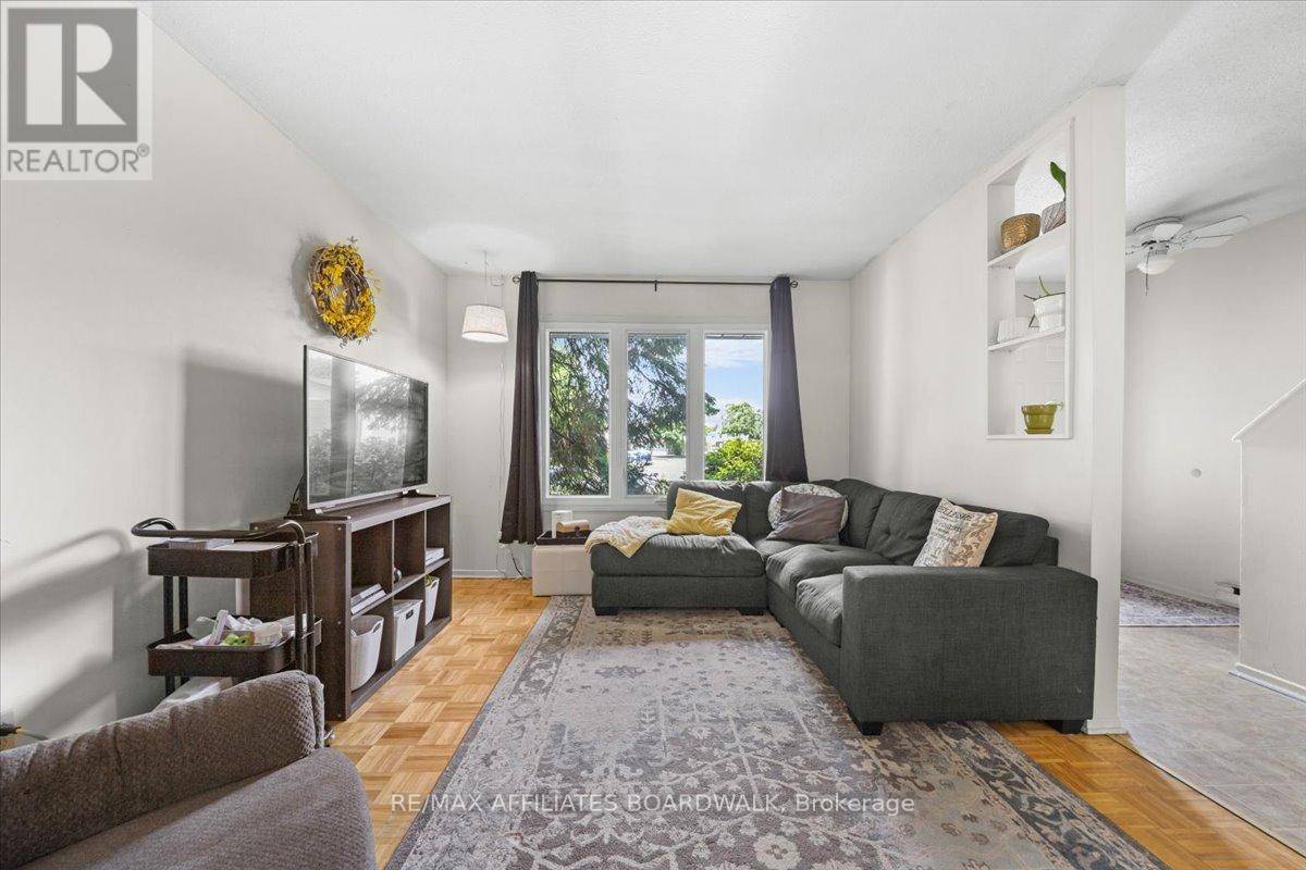 Ottawa, ON K1T1T2,3239 Bannon WAY #40