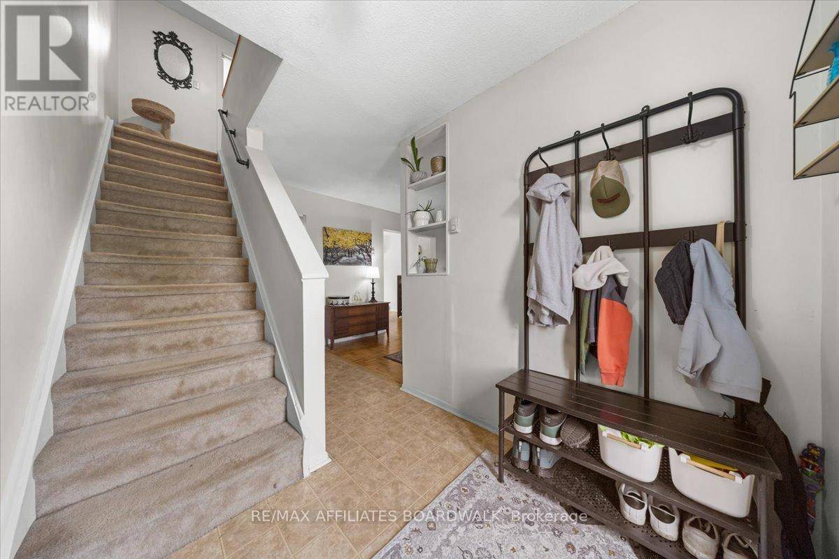 Ottawa, ON K1T1T2,3239 Bannon WAY #40
