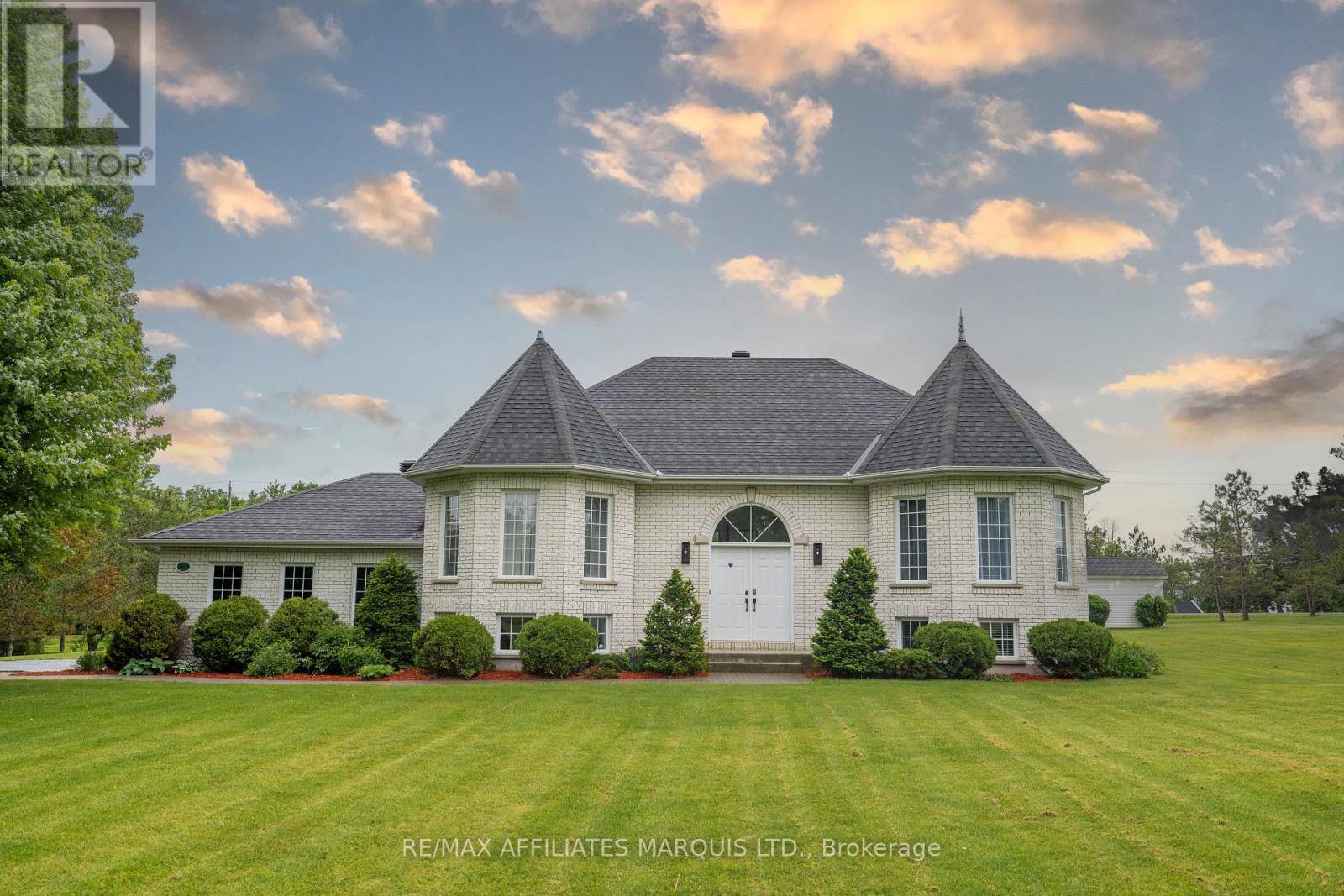 South Glengarry, ON K0C2J0,18608 GRANDVIEW CRESCENT