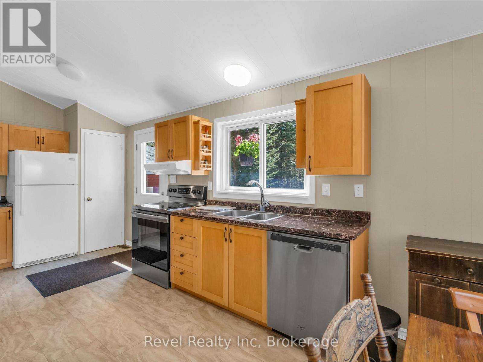 Bracebridge (oakley), ON P1L1X1,1234 MIRIAM DRIVE