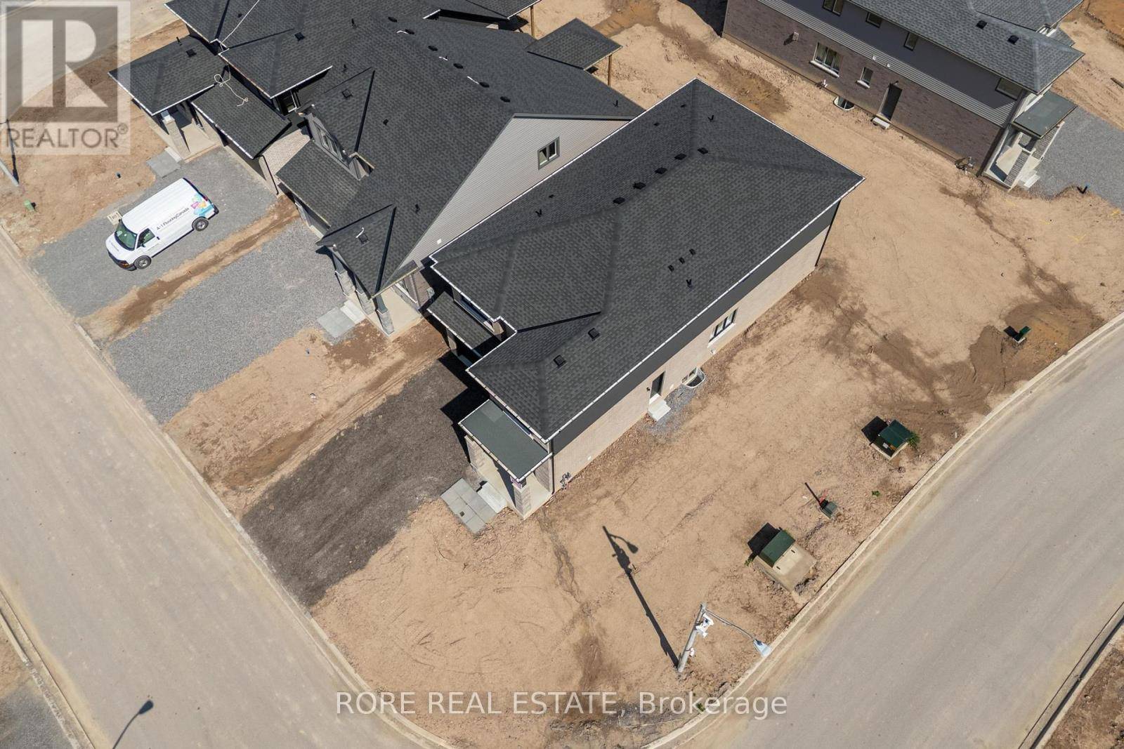Fort Erie (crescent Park), ON L2A0H3,790 BRADFORD AVENUE