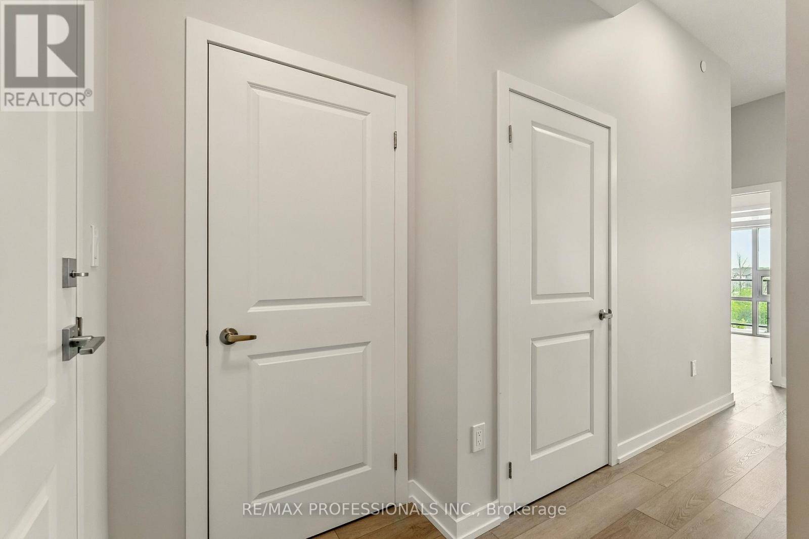 Hamilton (waterdown), ON L8B1Z2,470 Dundas ST East #412