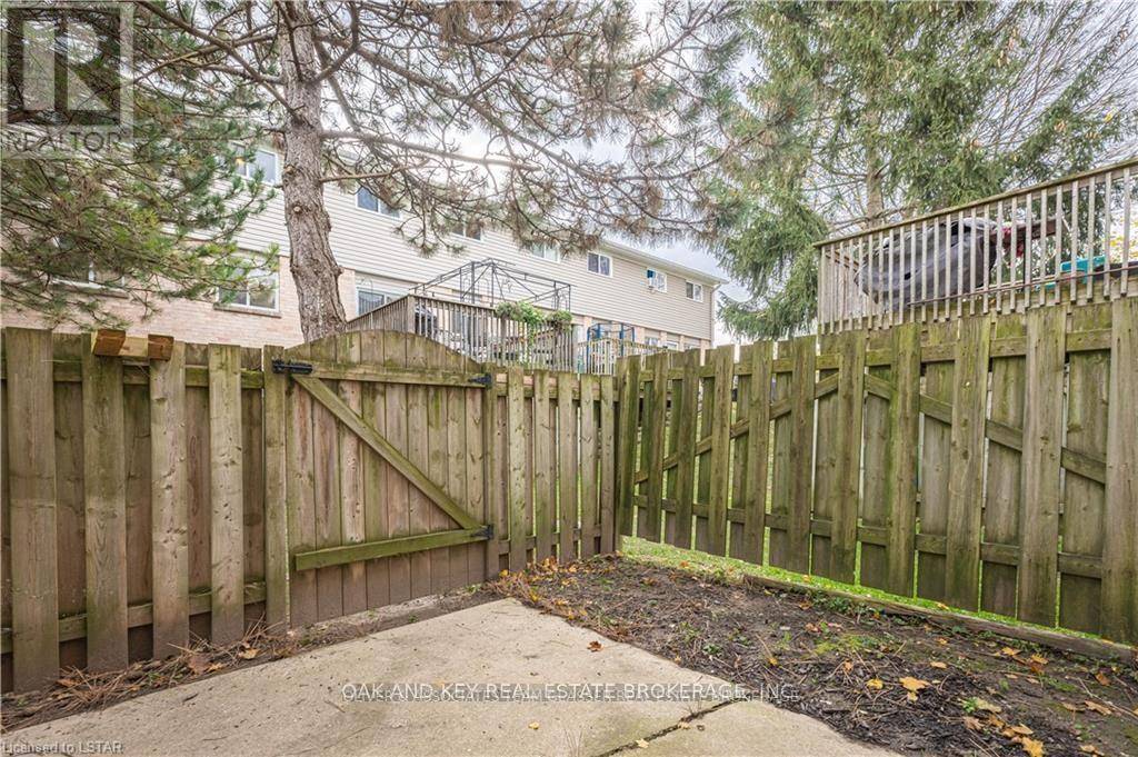 London South (south H), ON N6C5H5,320 WESTMINSTER AVE #17