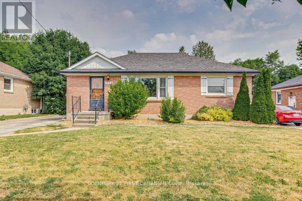 London East (east H), ON N5V1Y5,1598 HANSULD STREET