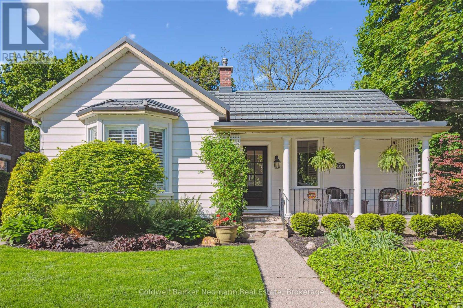Guelph (st. George's), ON N1E4S8,104 STUART STREET