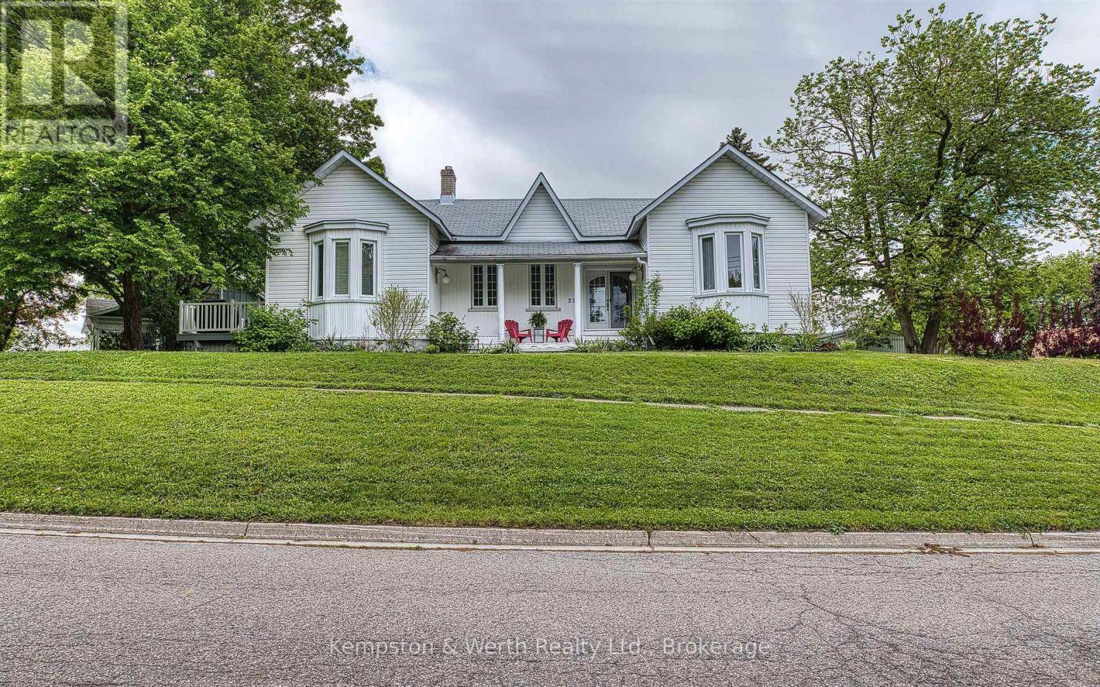 Minto, ON N0G2P0,225 QUEEN STREET N