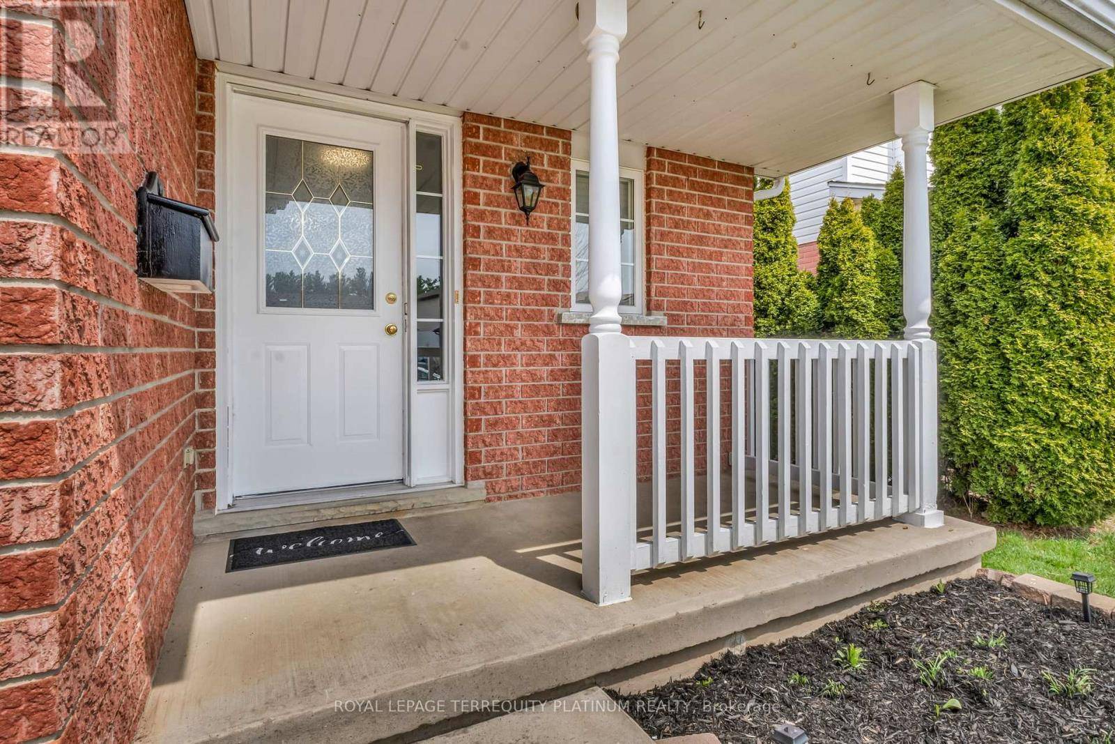 Guelph (willow West/sugarbush/west Acres), ON N1K1V1,46 DEERPATH DRIVE