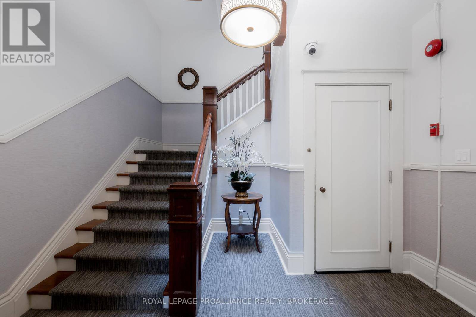 Kingston (central City East), ON K7L3K5,244 Barrie ST #2