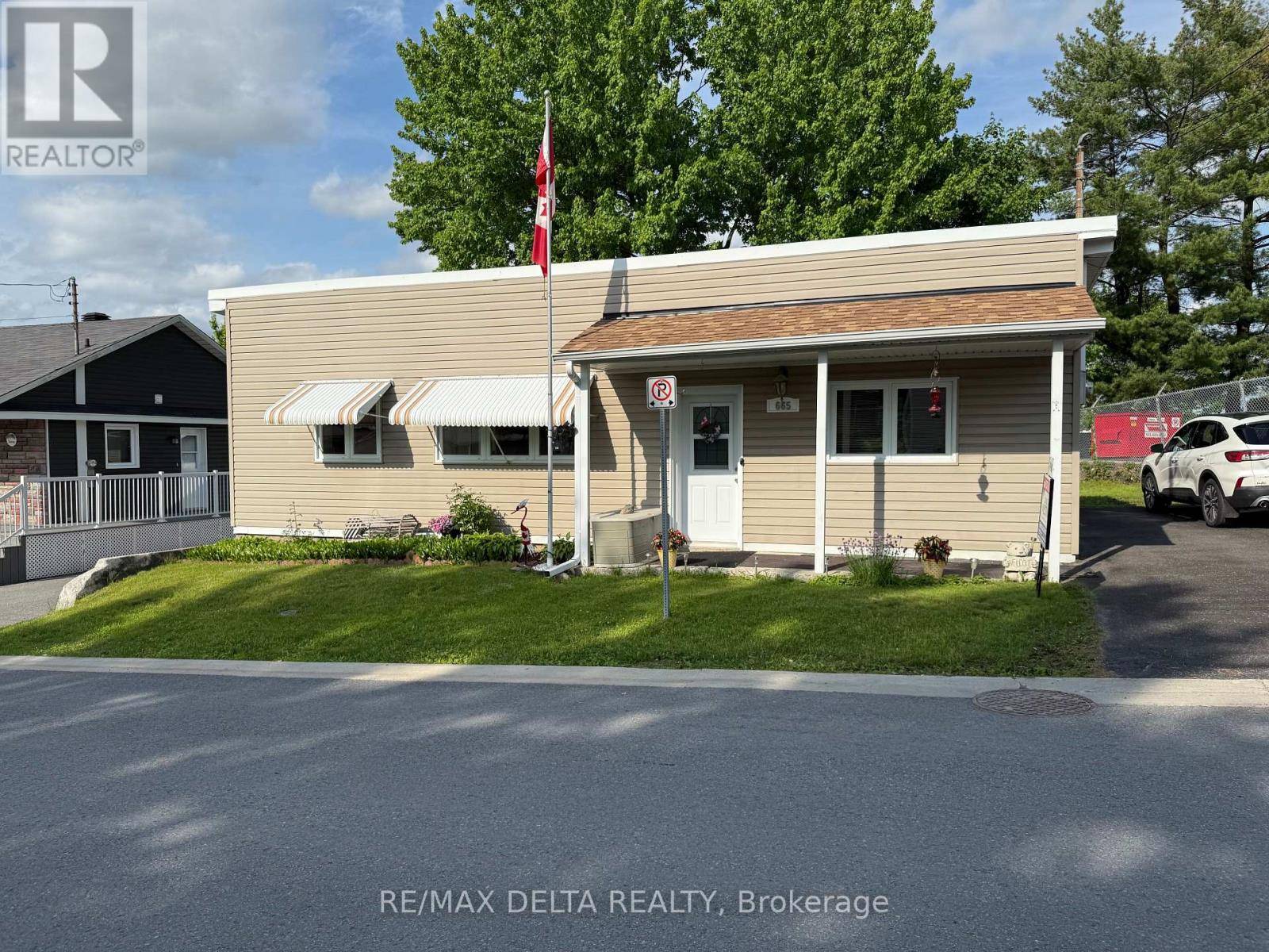 Clarence-rockland, ON K4K1E1,665 POULIOTTE STREET