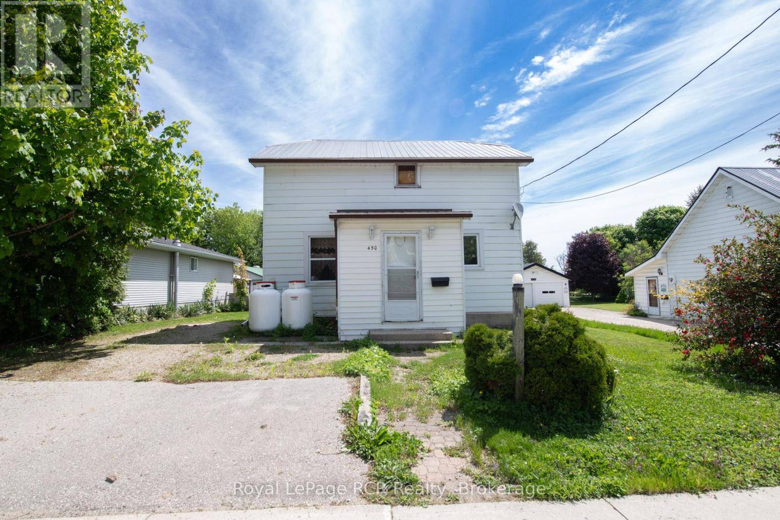 Wellington North (mount Forest), ON N0G2L3,450 JAMES STREET W