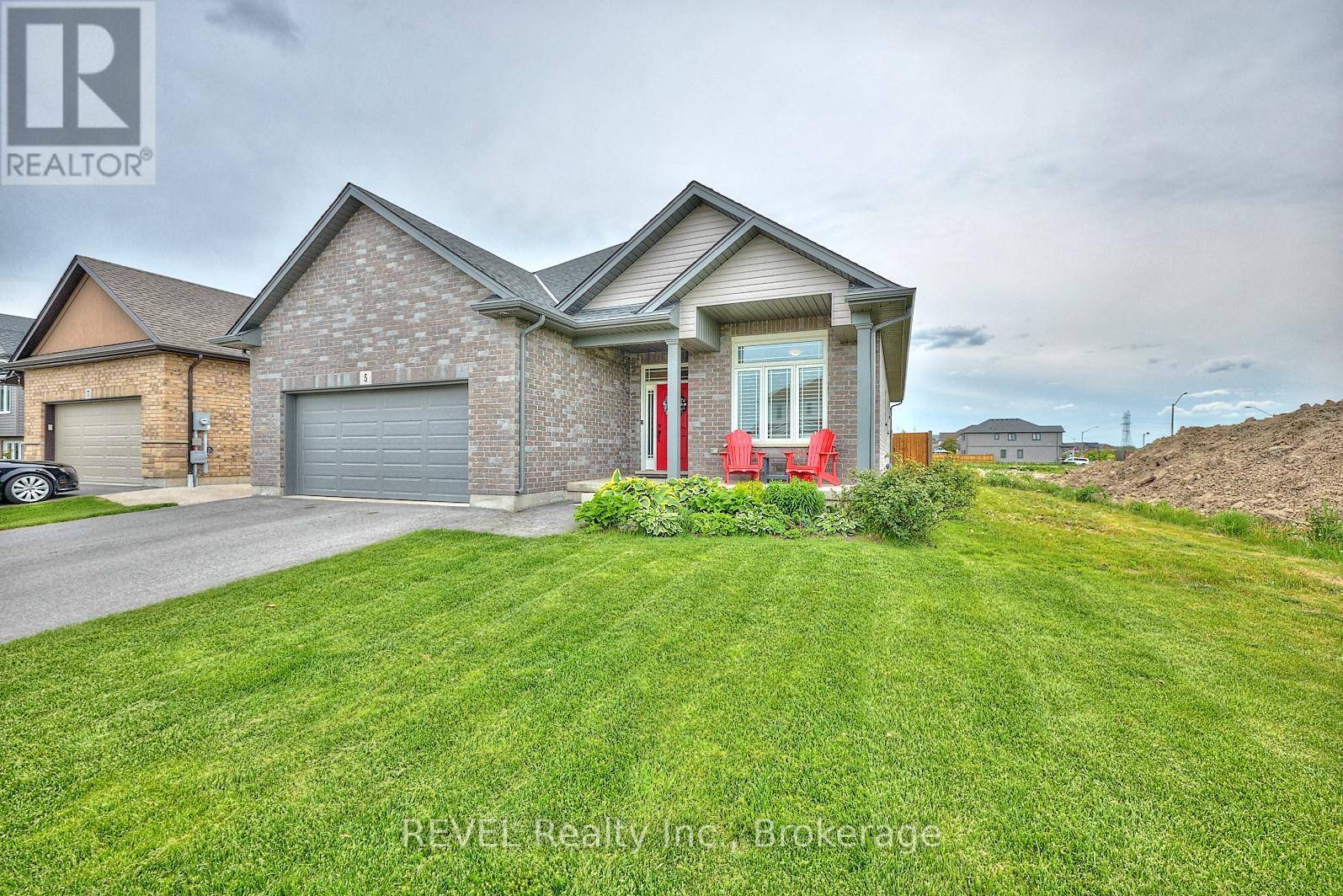 Thorold (rolling Meadows), ON L2V0H5,5 CINNAMON STREET