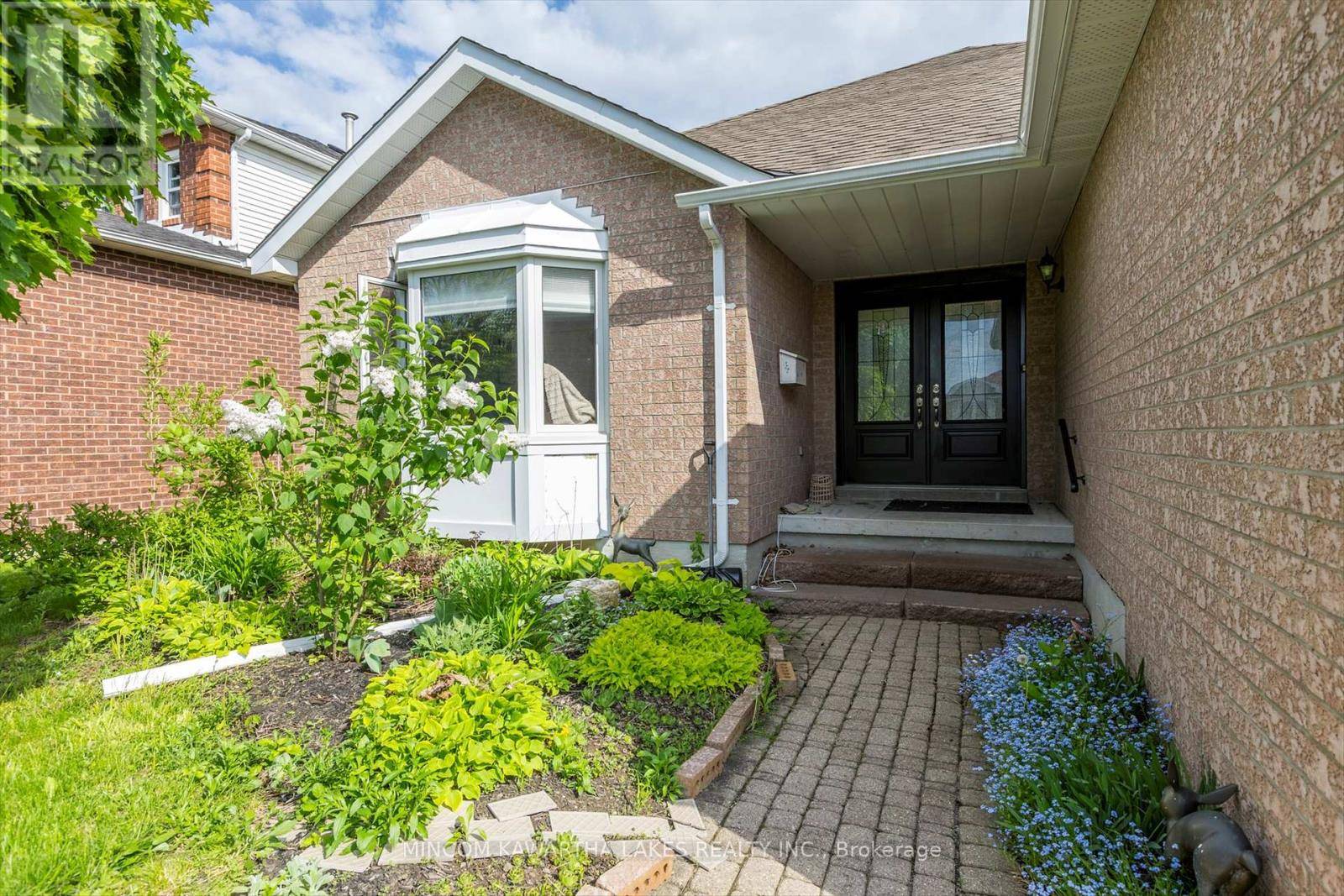 Peterborough West (south), ON K9K2E6,557 WESTMAN AVENUE
