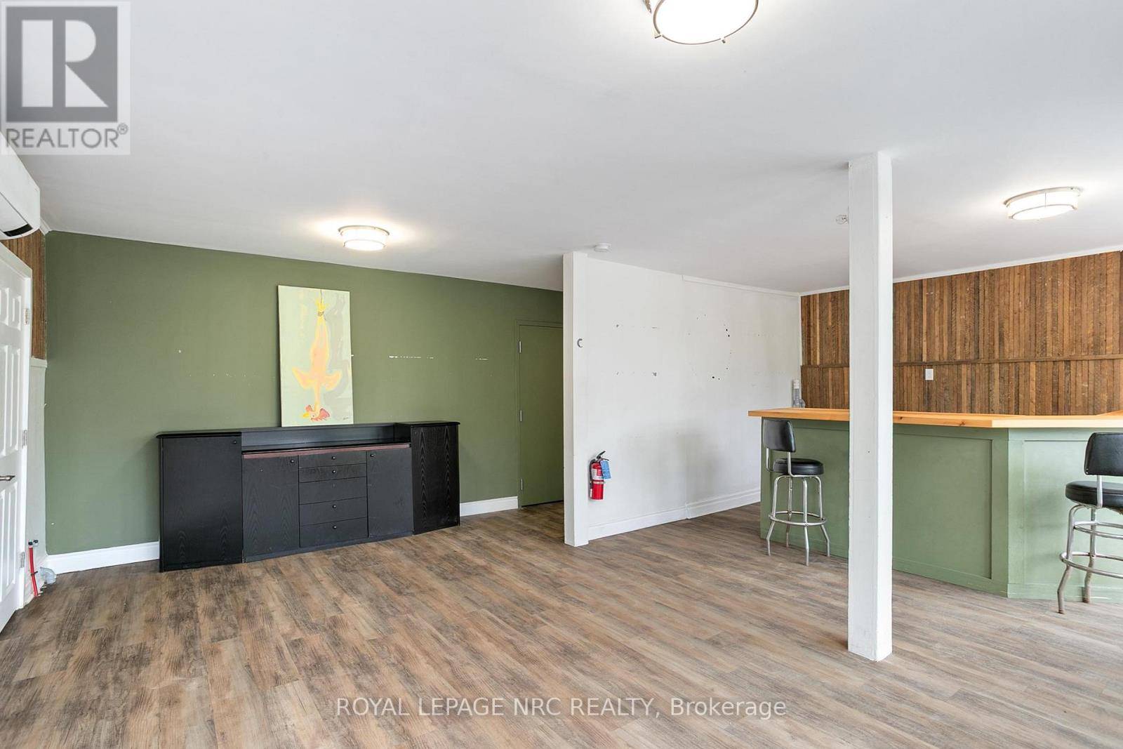 Fort Erie (crystal Beach), ON L0S1B0,301 DERBY ROAD