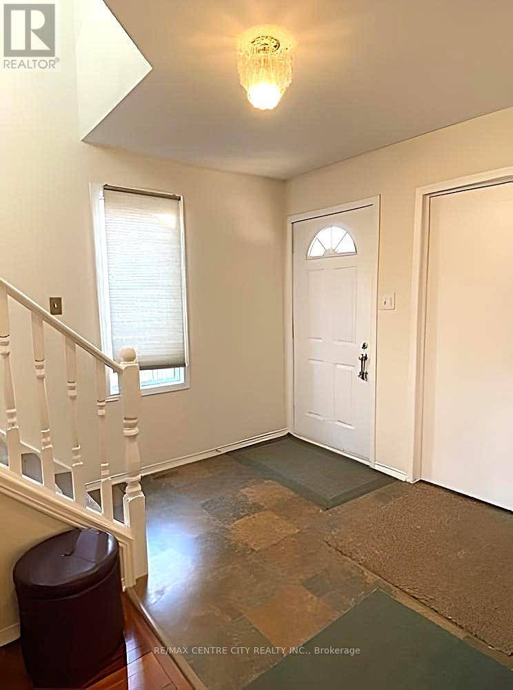 London North (north A), ON N6G4Z6,933 THISTLEDOWN WAY
