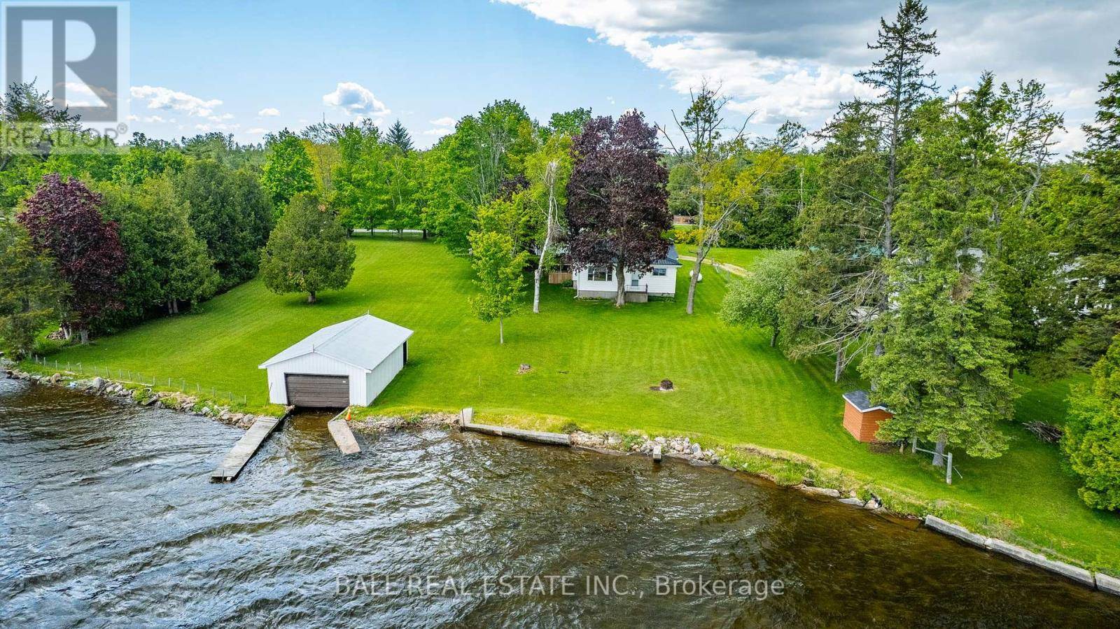Kawartha Lakes (bobcaygeon), ON K0M1A0,280 LAKESHORE DRIVE