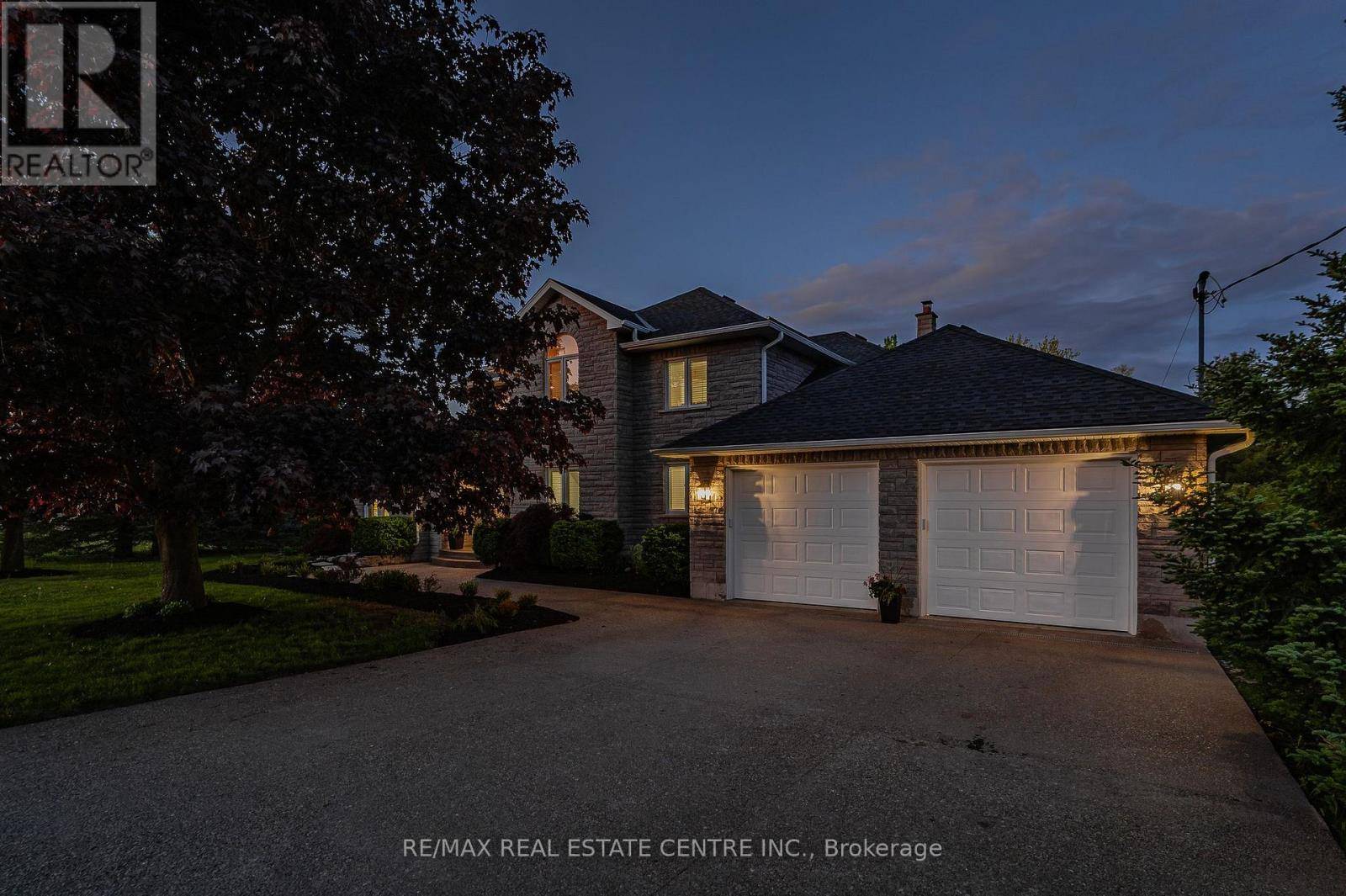 Cambridge, ON N1R5S3,1 BROWN AVENUE