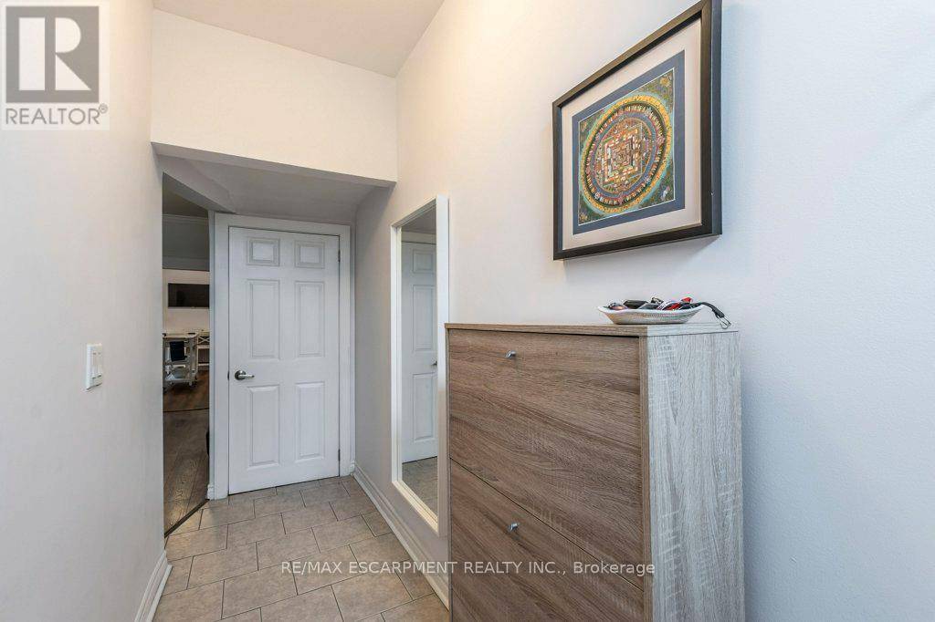 Hamilton (north End), ON L8L4N1,346 HUGHSON STREET N