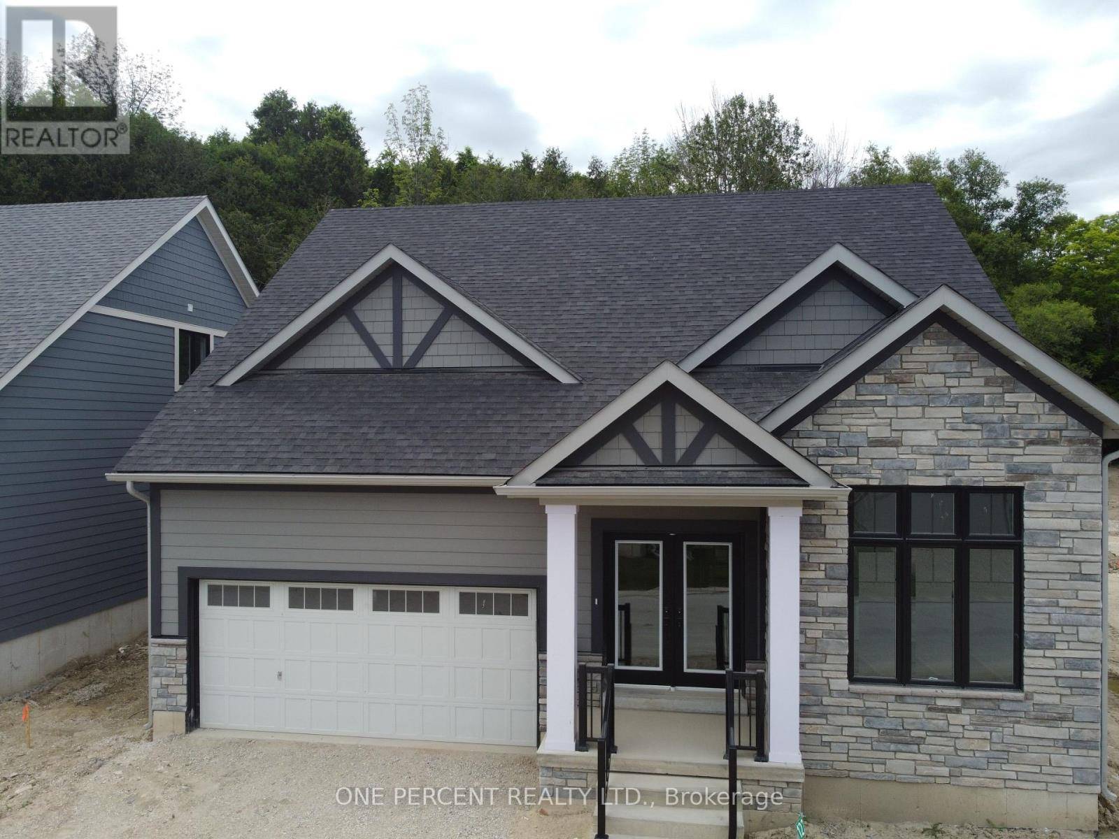 Blue Mountains, ON N0H2P0,122 BEACON DRIVE