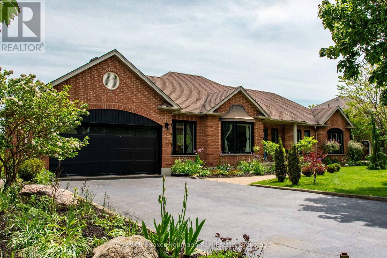 Guelph/eramosa, ON N1H6J2,27 CROSS CREEK BOULEVARD